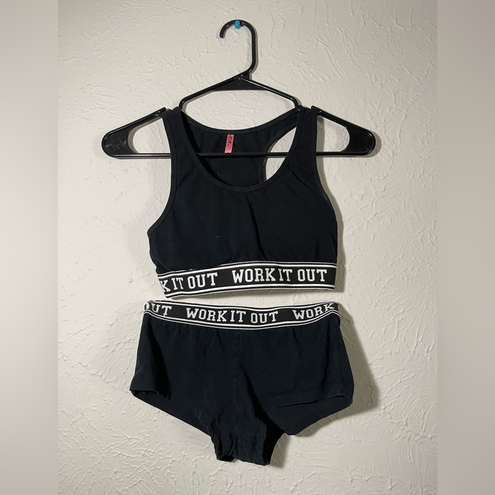 Tarea by Rue21 Sports Bra & Bottoms Set